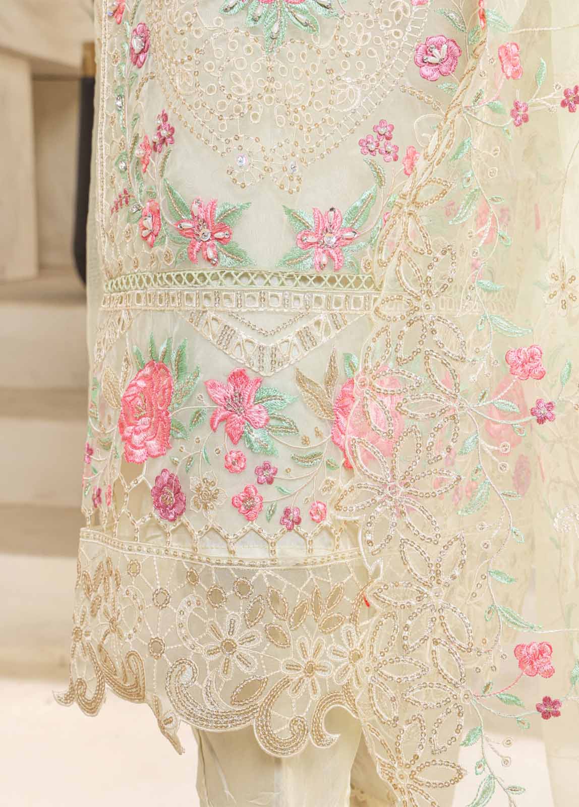 STS-006 U- 3 Piece Organza Stitched Suit - Image 5